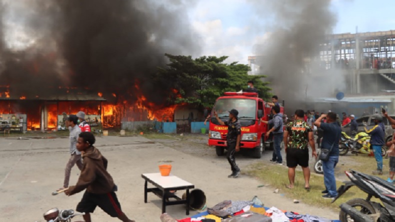 title Asrama Polres Jayawijaya dan Rumah Warga Terbakar, 23 Bangunan Hangus Asrama Polres Jayawijaya dan Rumah Warga Terbakar, 23 Bangunan Hangus
