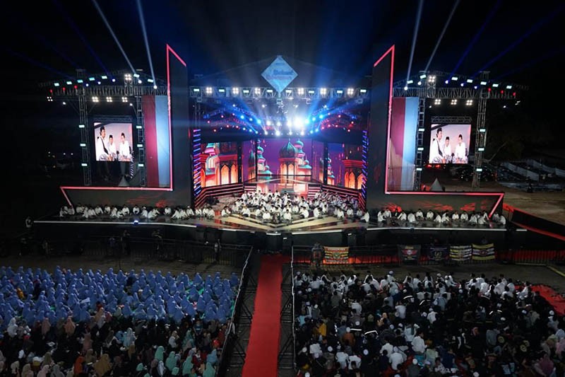 Mahfud MD dan HT Hadiri Sholawat Kebangsaan, Diikuti Ribuan Santri dan Warga Jember - Bagian 5