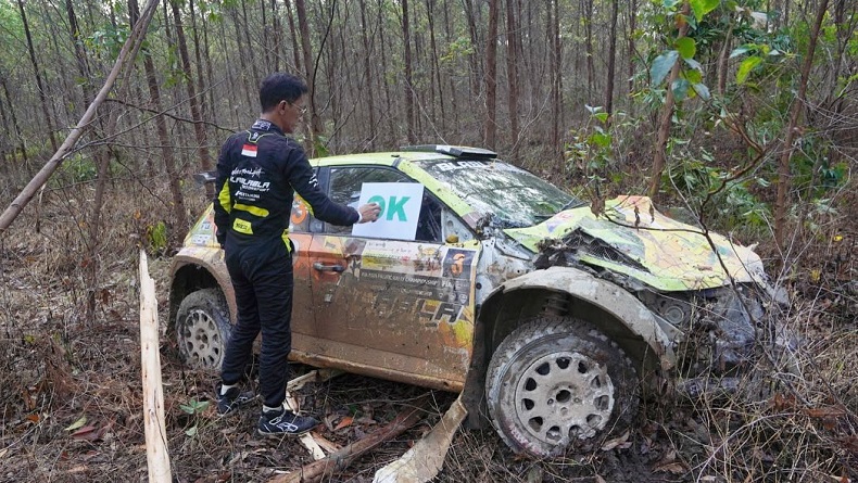 Mantan Wagub Sumut Musa Rajekshah Kecelakaan saat Balapan, Mobil Rusak Berat