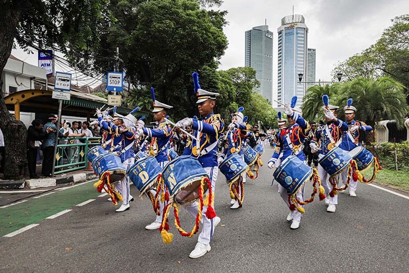 Parade Defile Meriahkan Deklarasi Kampanye Damai Pemilu 2024 - Bagian 2