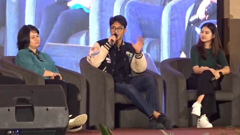 Alam Ganjar Motivasi Anak Muda Bandung di Acara Z Creative Talk