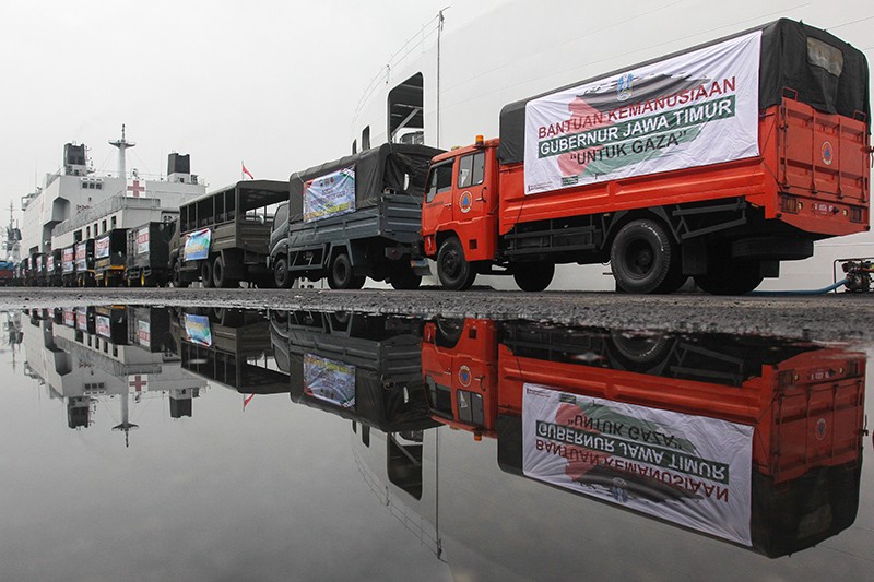 TNI AL Kerahkan KRI Kirim Bantuan untuk Warga Palestina  - Bagian 2