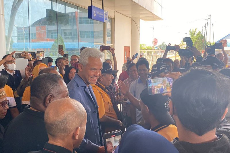 Capres Ganjar Pranowo Kampanye Perdana di Merauke, Disambut Tarian Suku Asmat - Bagian 2