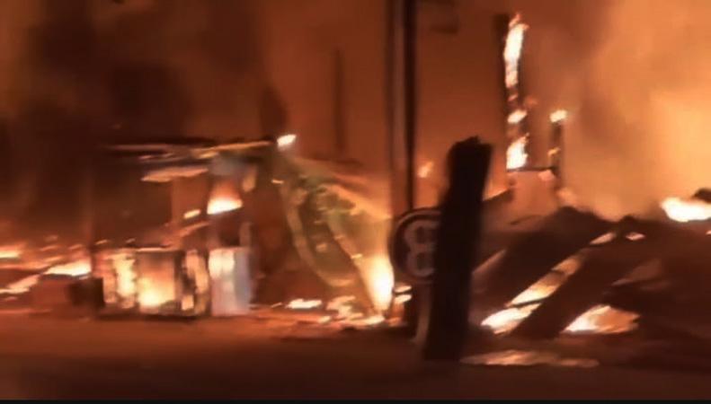  Pasar Simpang Sebabi Kotawaringin Timur Terbakar, Puluhan Lapak Ludes