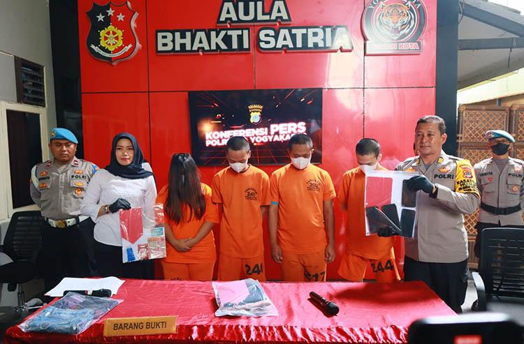 Miris, 2 ABG Asal Depok Jawa Barat Dijual ke Pria Hidung Belang Rp300.000