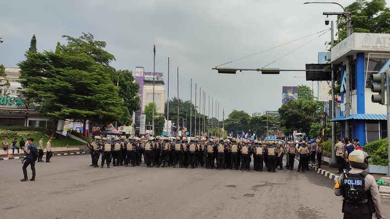 Pasteur Bandung Diblokade Buruh, Arus Lalu Lintas Sempat Lumpuh