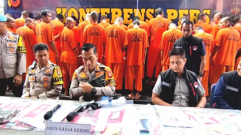 35 Pengedar Sabu Dan Obat Terlarang Ditangkap Di Cirebon, Terancam 15 ...