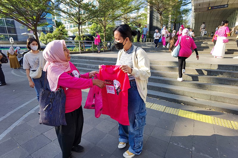 Aksi Relawan Ganjar-Mahfud, PINK Movement Mendorong Partisipasi Pemilih Perempuan - Bagian 4