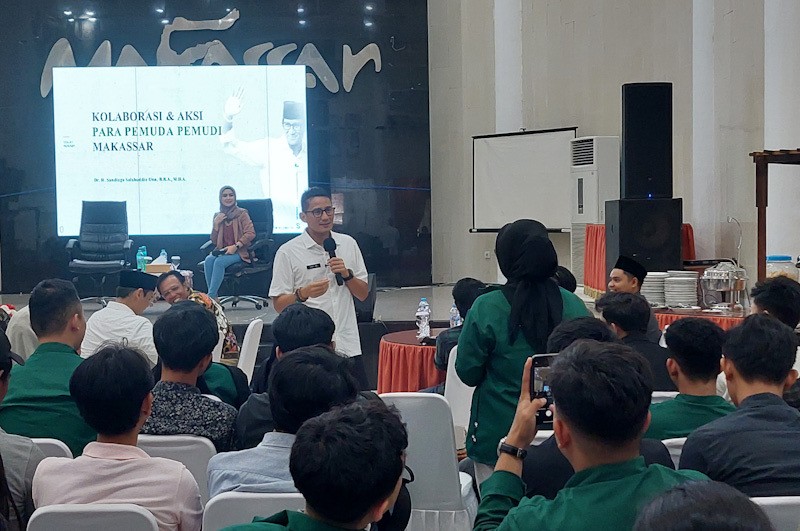 Sandiaga Uno Solusikan Keresahan Kalangan Muda Makassar - Bagian 2