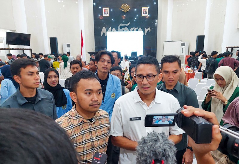 Sandiaga Uno Solusikan Keresahan Kalangan Muda Makassar - Bagian 3