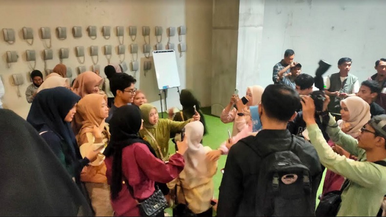title Diskusi soal Pendidikan, Alam Ganjar Berikan Motivasi Kaum Muda dan Mahasiswa di Makassar Diskusi soal Pendidikan, Alam Ganjar Berikan Motivasi Kaum Muda dan Mahasiswa di Makassar