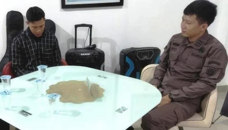 Kejari Grobogan Eksekusi 2 DPO Kasus Perusakan Hutan, Dijebloskan ke Lapas Purwodadi