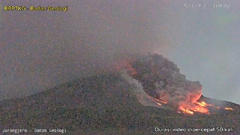 Erupsi, Gunung Merapi Muntahkan 2 Kali Awan Panas Terpantau CCTV BPPTG Yogyakarta