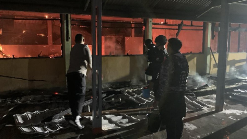 Perpustakaan SMP Negeri 5 Sentani Hangus Terbakar