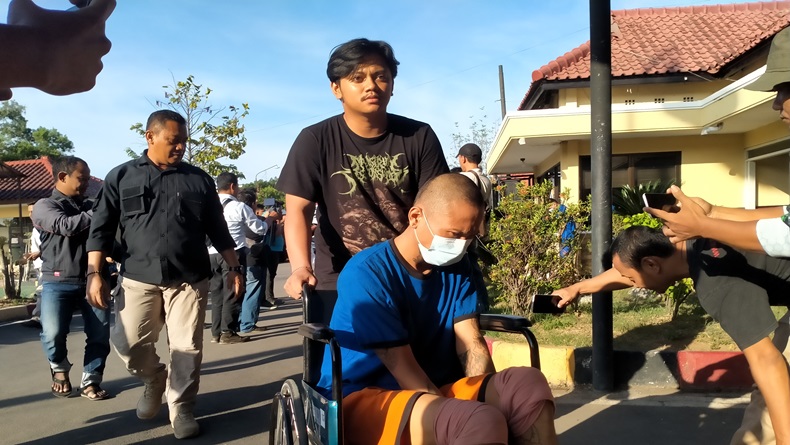 title 3 Begal Motor di Indramayu Melawan saat Ditangkap, Tak Berkutik Ditembak Polisi 3 Begal Motor di Indramayu Melawan saat Ditangkap, Tak Berkutik Ditembak Polisi