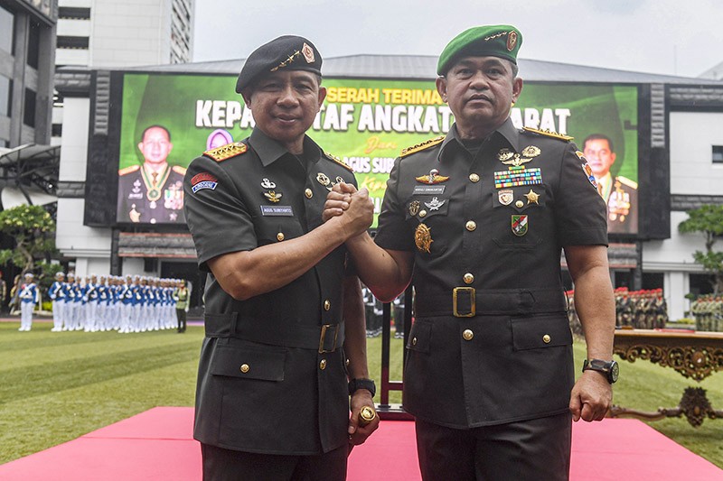 Jenderal Maruli Simanjuntak Terima Jabatan KSAD dari Jenderal Agus Subiyanto - Bagian 1