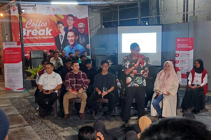 Kampanye bersama Alam Ganjar di Makassar, Sandiaga Uno Berikan Tips Sukses untuk Generasi Muda - Bagian 1