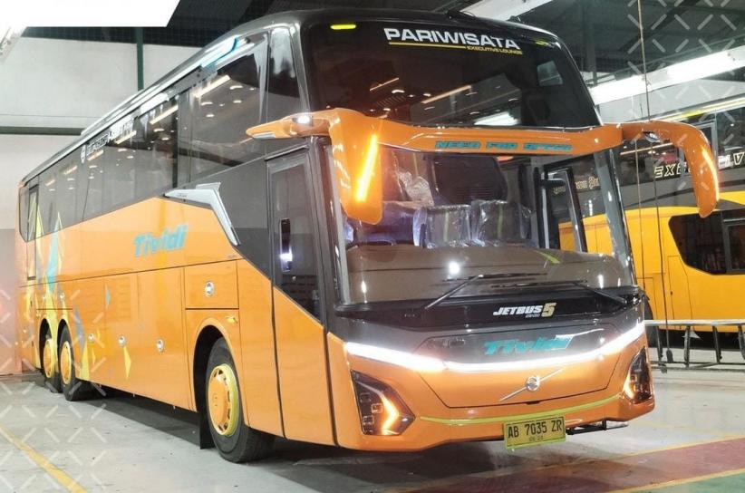 PO Tividi Rilis 3 Bus Tronton Racikan Adi Putro, Ada Gambar Burung Walet