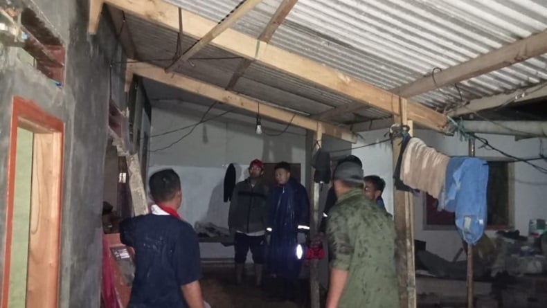Longsor Timbun 3 Rumah di Cidahu Sukabumi, Penghuni Selamat