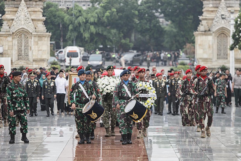 Suasana Pemakaman Letjen TNI Purn Doni Monardo di TMP Kalibata - Bagian 2