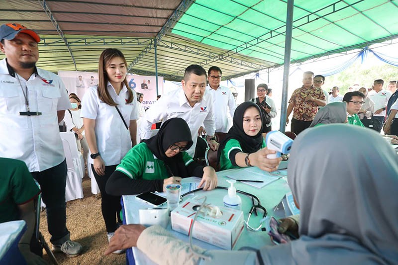 Partai Perindo Gelar Bazar Murah dan Pengobatan Gratis di Tangerang - Bagian 3