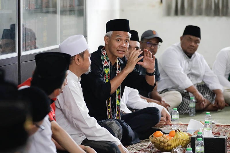Ganjar dan Ulama Sepakat Pacu Kualitas Pesantren - Bagian 1