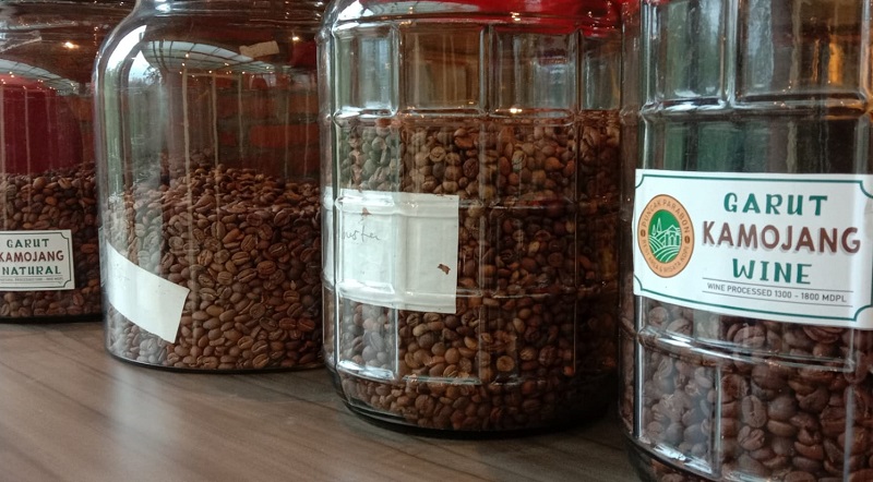 Berkat Dukungan BRI, Bisnis Kopi Akar Wangi di Kampung Waluran Tonggoh Makin Berkembang