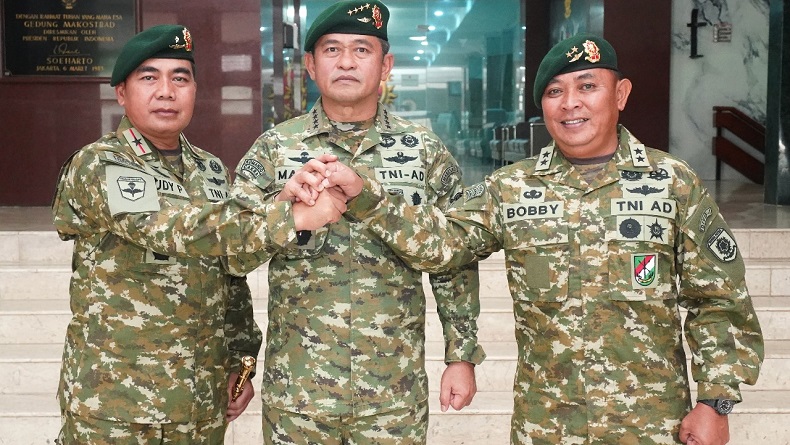 KSAD Jenderal Maruli Pimpin Sertijab Pangdivif 1 Kostrad Hingga ...