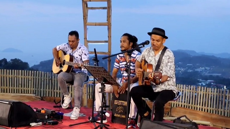 Menparekraf Sandiaga Uno Apresiasi Event Piknik di Atas Bukit Parapuar BPOLBF