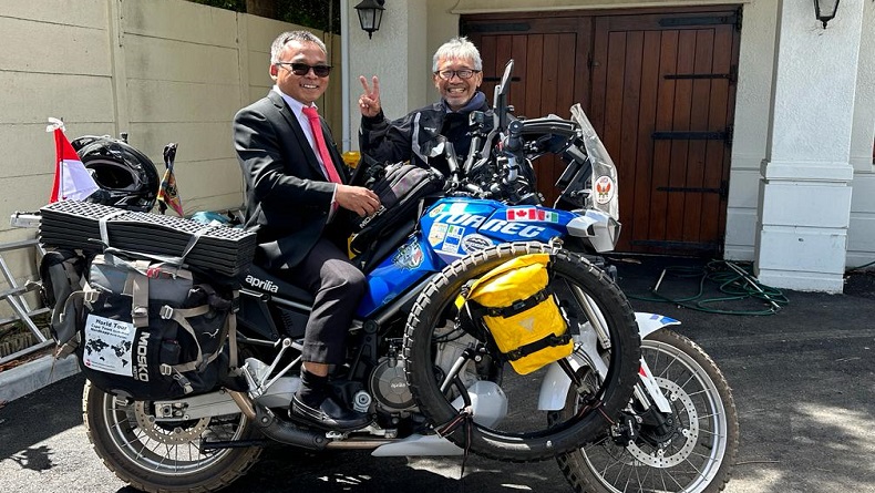 Lintasi Benua, Pengendara Motor asal Bali Tiba di Cape Town Disambut Hangat Konjen RI