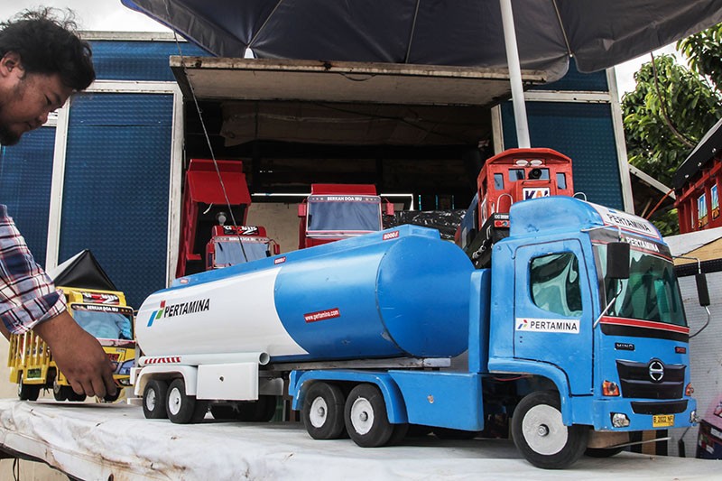 Pedagang Miniatur Truk Eksis di Tengah Gempuran Mainan Plastik Asal China - Bagian 1