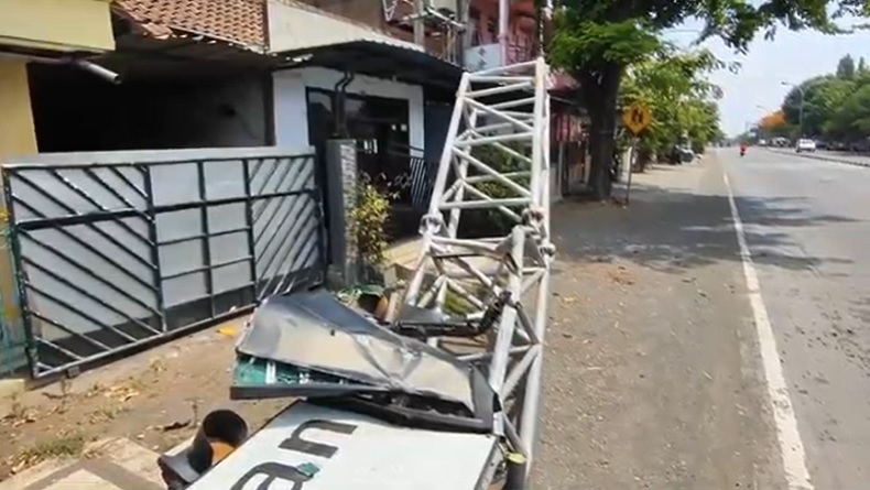 Truk Kabur Usai Tabrak Alat Pengukur Kecepatan Kendaraan hingga Roboh, Dishub Cari CCTV