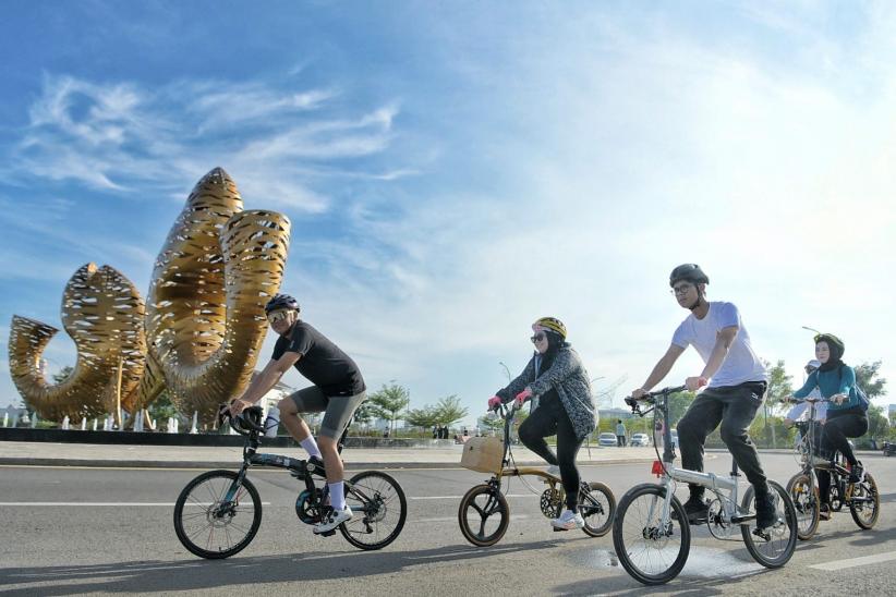 Bareng Komunitas Sepeda Makassar, Alam Ganjar: Olahraga Turut Pacu SDM Unggul - Bagian 1