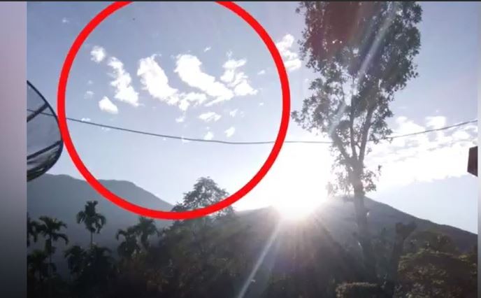 Viral Penampakan Awan Mirip Lafaz Allah di Atas Gunung Marapi, Begini Reaksi Warga