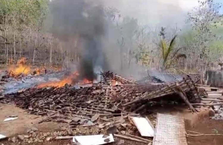 Gegara Bakar Sampah, Rumah dan Kandang Sapi Milik Warga Gunungkidul Ludes Terbakar