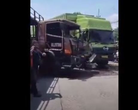 Tabrakan Beruntun 4 Kendaraan di Gresik, Jalur Pantura Macet 3 Km