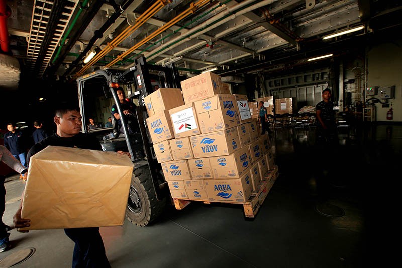 Pengiriman Bantuan Puluhan Ribu Botol Air Mineral AQUA untuk Palestina - Bagian 4