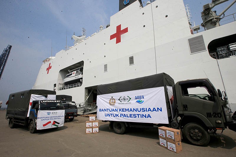 Pengiriman Bantuan Puluhan Ribu Botol Air Mineral AQUA untuk Palestina - Bagian 2