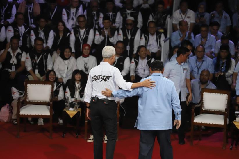 Gaya Ganjar Pranowo Jawab dan Tanggapi Debat Capres dengan Tegas - Bagian 3