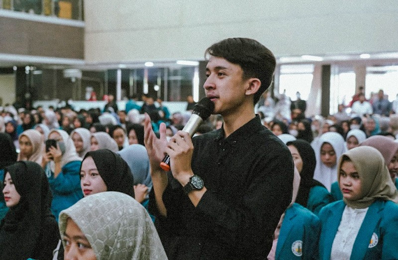 Mahfud MD Ajak Mahasiswa Gelorakan Perlawanan Terhadap Korupsi dan Ketidakadilan - Bagian 3