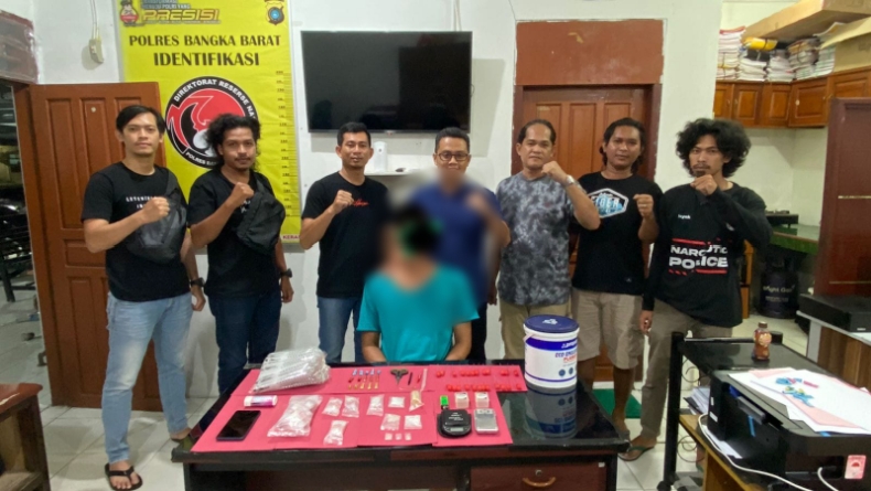 title Polisi Tangkap Pengedar Belasan Gram Sabu di Bangka Barat Polisi Tangkap Pengedar Belasan Gram Sabu di Bangka Barat