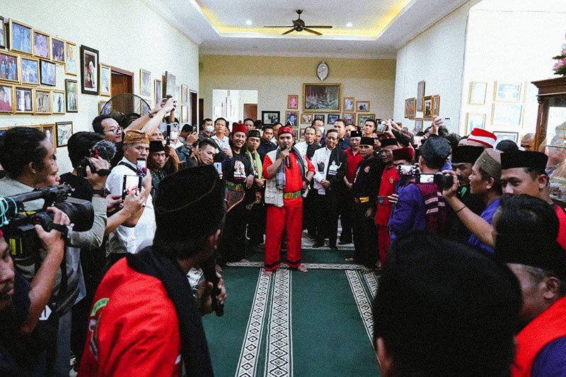 Tegas dan Berani, Mahfud MD Didapuk sebagai Warga Kehormatan Jawara Pantura Banten - Bagian 3
