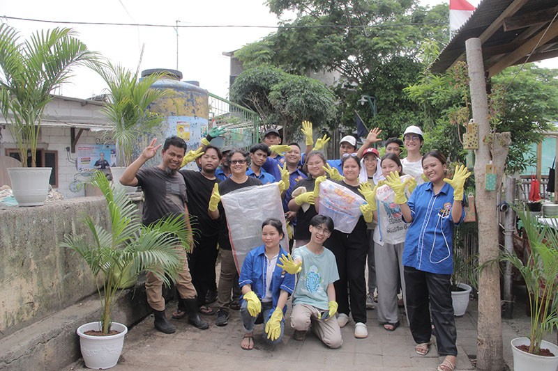 Mahasiswa Peduli Kampung Nelayan, Tanam Pohon dan Renovasi Saung Edukasi - Bagian 5