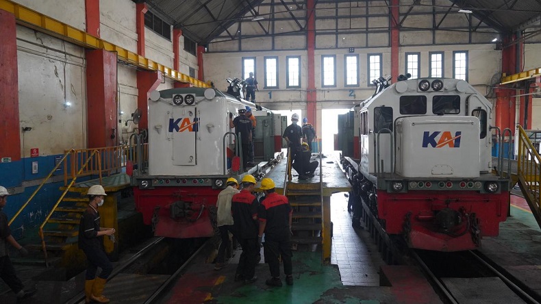 Kondisi Prima, 62 Lokomotif dan 331 Kereta di Daop 8 Surabaya Siap Beroperasi selama Nataru