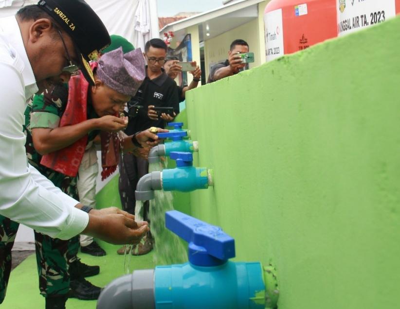 Program TNI AD Manunggal Air, Kostrad Bangun 20 Titik Air Bersih di Bangka Belitung