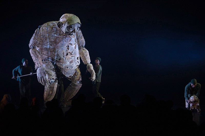 Pertunjukan Boneka Kertas Raksasa Kolaborasi Mahasiswa ISI dan Seniman Singapura - Bagian 1