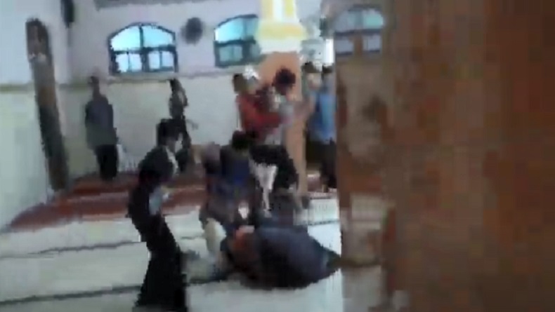 Gegara Berebut Jadi Imam Masjid, Warga di Kediri Adu Jotos