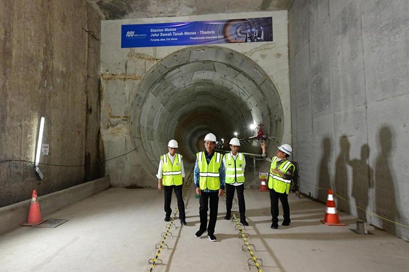 Foto-Foto Presiden Jokowi Cek Progres Pembangunan MRT Jakarta Fase 2A - Bagian 1