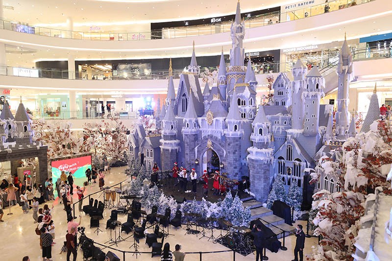 Ada Istana di Dalam Pusat Perbelanjaan Sambut Natal dan Tahun Baru 2024 - Bagian 1