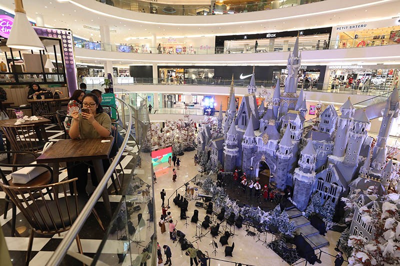 Ada Istana di Dalam Pusat Perbelanjaan Sambut Natal dan Tahun Baru 2024 - Bagian 2